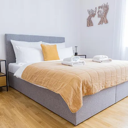 Lamiacasa City-grande Family-business Groups Apartment *