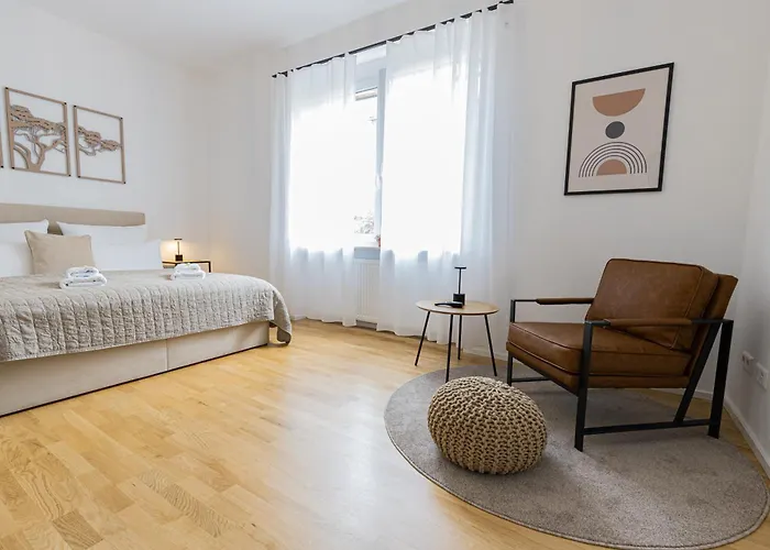 Апартаменты Lamiacasa 145 Qm 2 Baths Parking Штутгарт